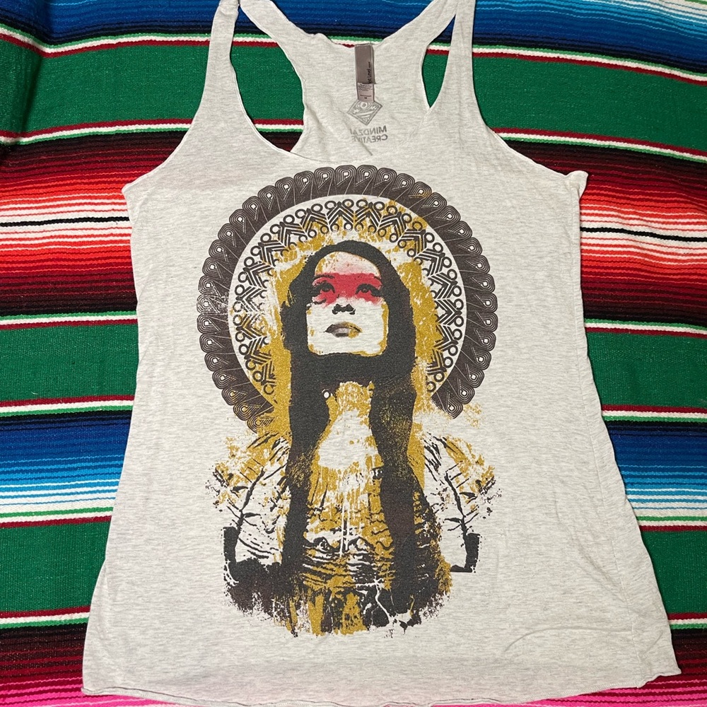 Women’s medium printed off white tank